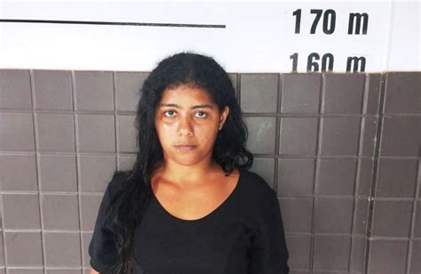 Mulher De Anos Presa Acusada De Abusar Sexualmente Da Pr Pria