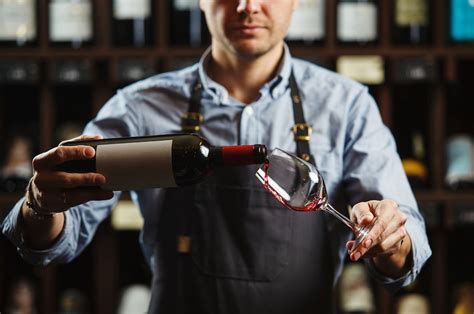 Cosa Fa E Come Si Diventa Un Sommelier Svinando Blog