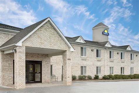 Days Inn by Wyndham Greensboro NC | Greensboro, NC Hotels