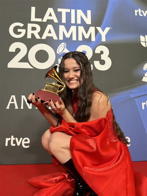 Joaquina Gana Premio A Mejor Nuevo Artista En Los Latin Grammy