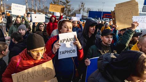 A Wave Of Grassroots Humanitarianism Is Supporting Millions Of Ukraini