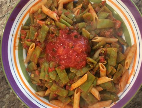 Pasta With Green Beans In Red Sauce The Lazy Italian