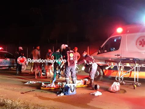 Grave Motociclista Tem Fratura Exposta Na Perna Após Colisão Frontal