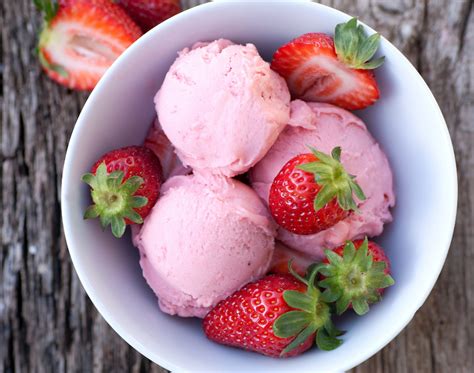 Gelato Alla Fragola Facile Ricetta Del Gelato Fatto In Casa Senza