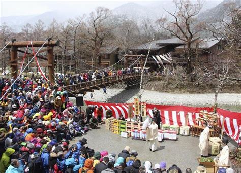 上高地開山、ホルンで祝福 長野、観光シーズン到来 読んで見フォト 産経フォト