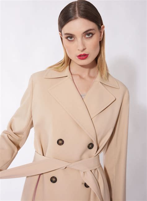 Maxi Trench Beige Doppio Petto In Tessuto Tecnico Antigoccia