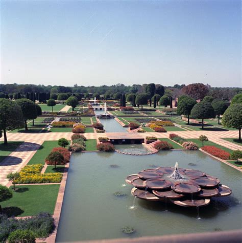 History Of Mughal Garden New Delhi | Fasci Garden