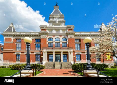 The Stately Montgomery County Courthouse In Clarksville Tn Was Built