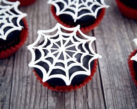 How To Make Spider Web Cupcakes •