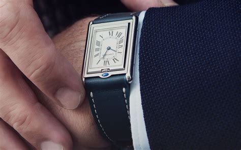 Strap Guide The Cartier Tank Basculante 20 Mm