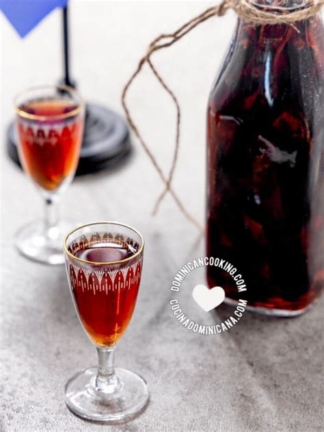 How To Make Mamajuana Spiced Dominican Republic Rum Drink Dominican