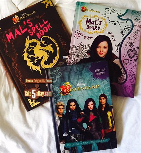 Disney Books: Descendants Book Bundle Contest! | Take Five a Day