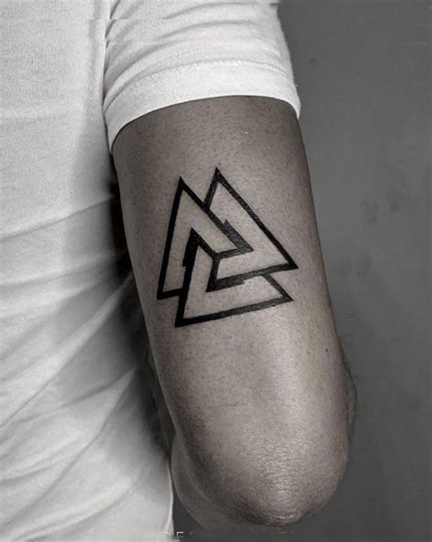 30 Pretty Valknut Tattoos To Inspire You In 2023 Tattoos Valknut