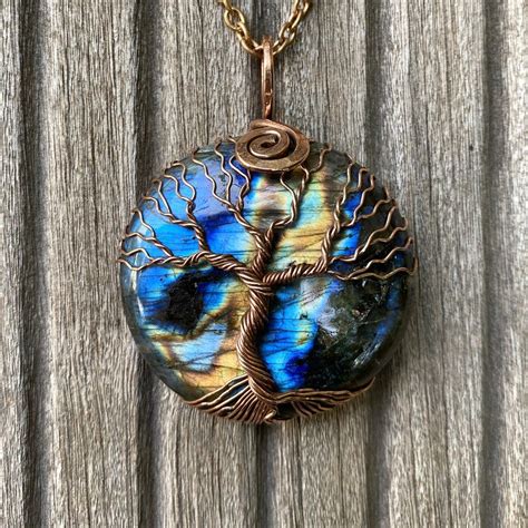 Pendentif Arbre De Vie En Labradorite Spectrolite Reflet Bleu Foncé