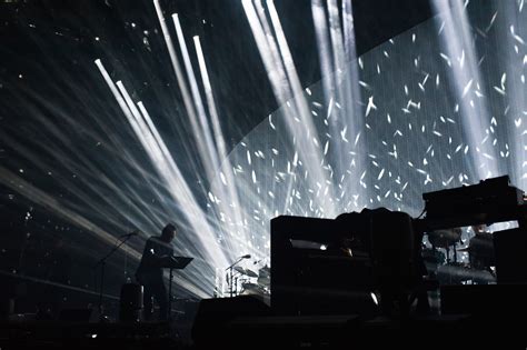 Radiohead // Live at Key Arena, Seattle — Amber Zbitnoff Photography