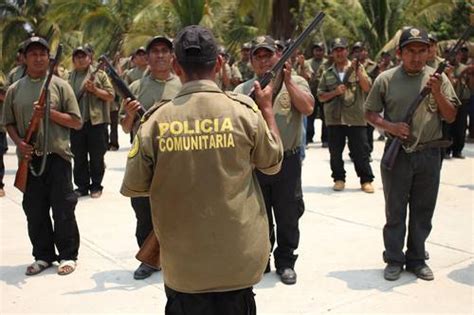 No es lo mismo ser Policía comunitaria a ser grupo de autodefensa