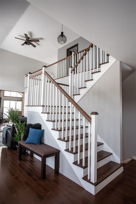 Two Tone Hardwood Staircase Escalier Deux Tons En Bois Franc