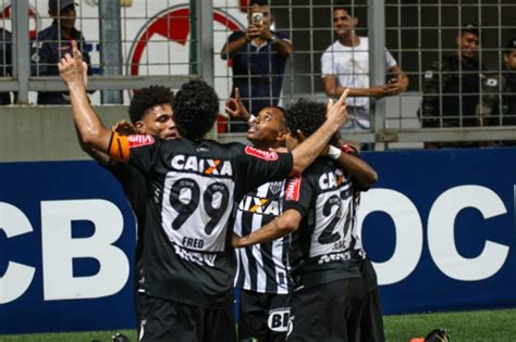 Galo Vence A 12ª Seguida Em Casa E Segue No G3 Portal Diário Do Aço