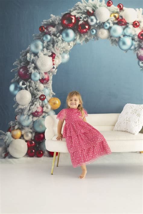 Toddler Christmas Photoshoot | Showit Blog