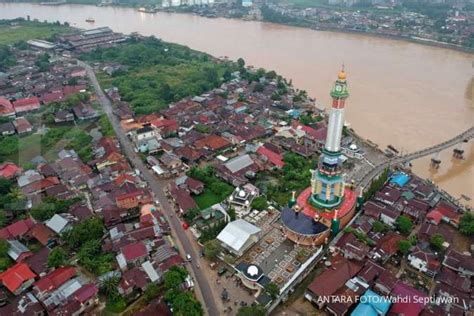 Masyarakat Masih Taat Menjaga Tradisi Di Kawasan Pedalaman Sungai