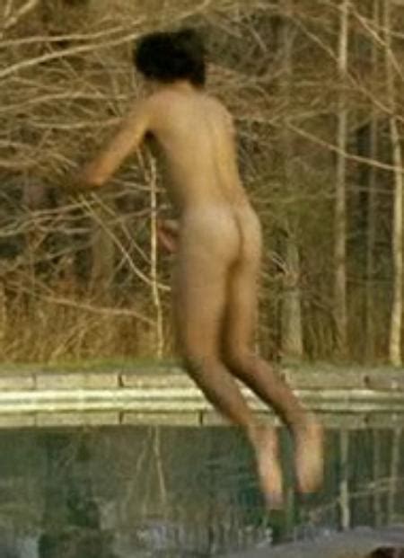 OMG He S Naked Adrian Grenier OMG BLOG