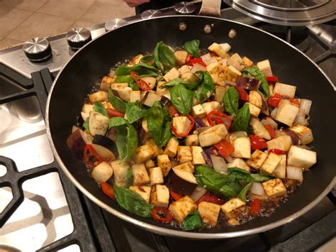 Spicy Thai Basil Eggplant With Tofu 72420 Omnivore