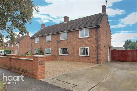 Isle Bridge Road Outwell 3 Bed Semi Detached House £230 000