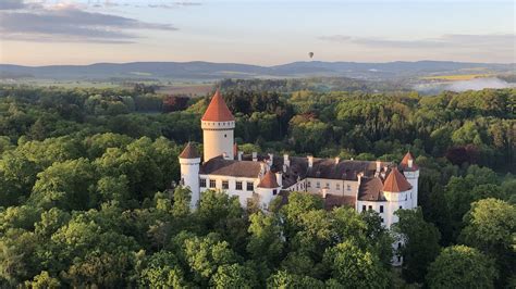 Romantická žádost o ruku v horkovzdušném balónu z Prahy OutdoorTrip