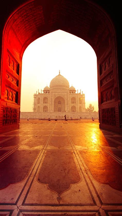 The design and architecture of the Taj Mahal