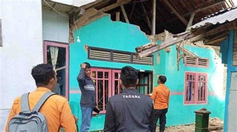 Rumah Di Bogor Terdampak Gempa Sukabumi Magnitudo