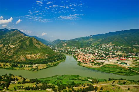 Découvrez les divers paysages de la Géorgie et de sa cuisine