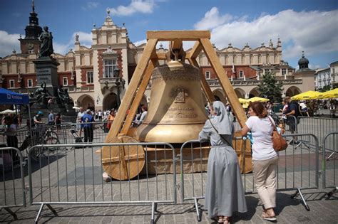 Dzwon Zygmunt ma już 500 lat Polska Agencja Prasowa SA