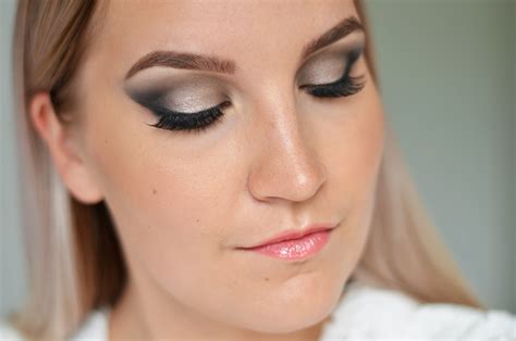 Juhlameikki kylmillä sävyillä NUDE