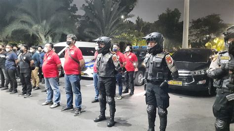 Malam Malam Tim Patroli Perintis Presisi Polda Metro Jaya Bagikan