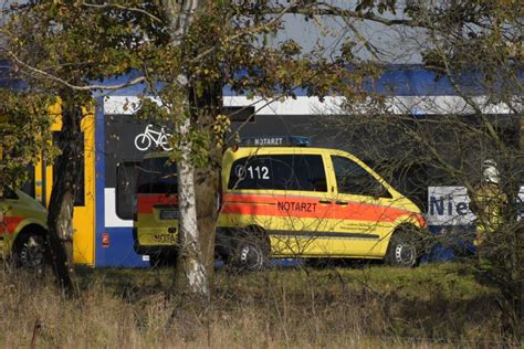 Tödlicher Unfall in Brandenburg Transporter kollidiert mit