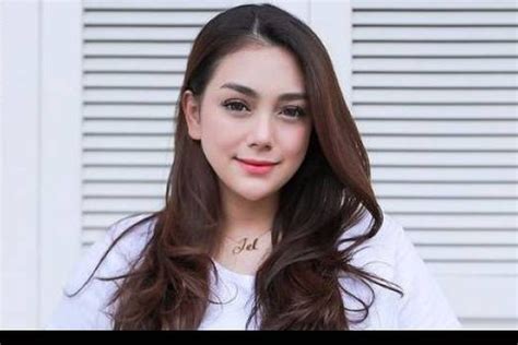 Usai Tahun Disembunyikan Bintang Film Cantik Ini Blak Blakan