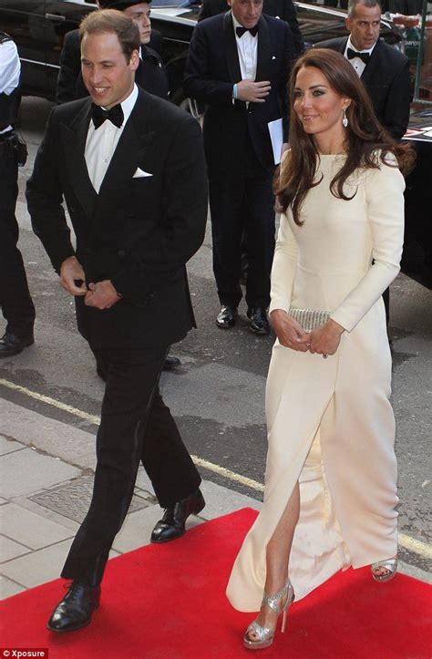 Be Careful Sitting Down In That Dress Kate Duchess Wows In A Floor