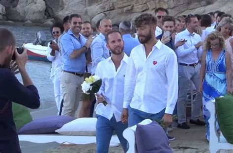 Ο πρώτος gay γάμος στην Μύκονο είναι γεγονός VIDEO Larisacitynews GR