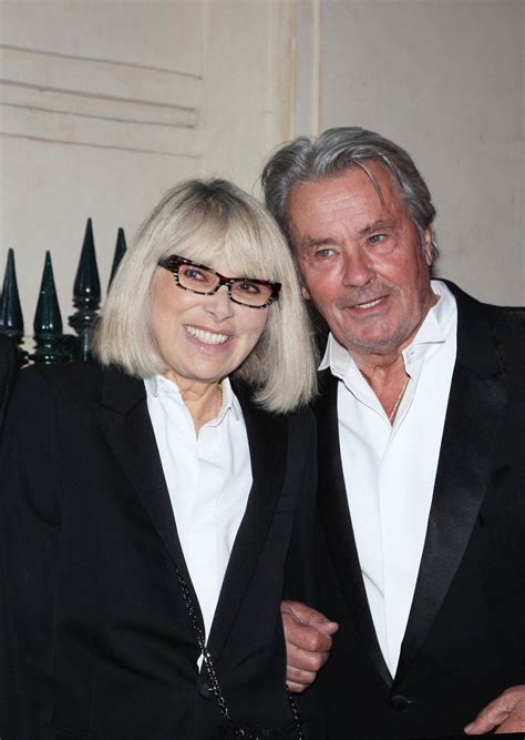 Photo Mireille Darc A Refait Les Lieux Alain Delon Et Mireille Darc