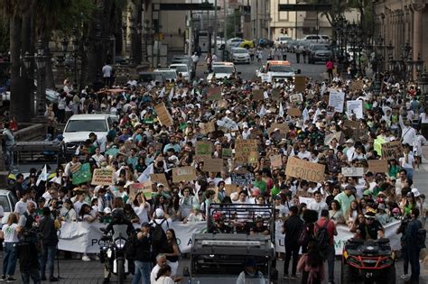 La Jornada Exigen aire limpio en Nuevo León