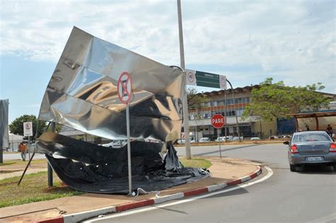 Tornado Registrado Pela Primeira Vez Em Bras Lia