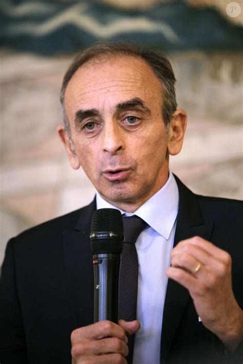 Eric Zemmour Agac Lors Du Journal De H De Tf Il Coupe La Parole