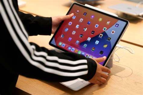 Apple S Next Generation IPad Pro Will Come With An OLED Display Says