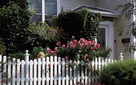 7 Types of Fence Materials - Brand Name Home Inspections