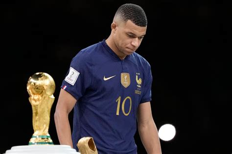 Un Mbappé colosal se va abatido del Mundial