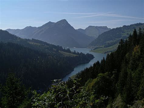 Lac De L Hongrin 1250m Tourenberichte Und Fotos Hikr Org