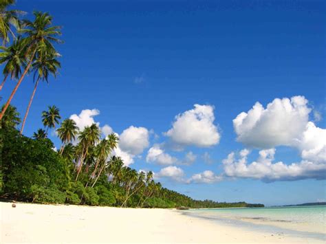 Benar Benar Seperti Bedak Ini Pantai Dengan Pasir Terhalus Di Dunia