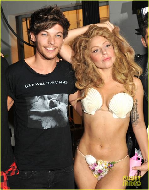 Lady Gaga Seashell Bikini With One Direction At VMAs 2013 Photo