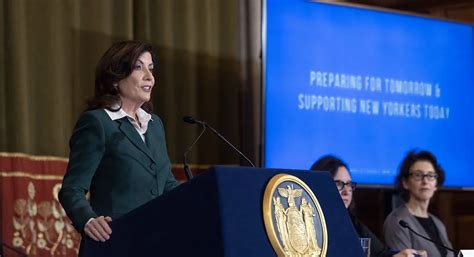 NY Gov Hochul Declares State Of Emergency Over Expected Migrant Influx