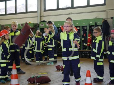 Kinderfl Mmchen Freiwillige Feuerwehr Lohr A Main